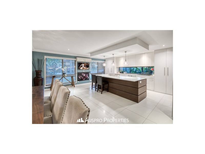 4 Thulimbah Street, Coopers Plains QLD 4108