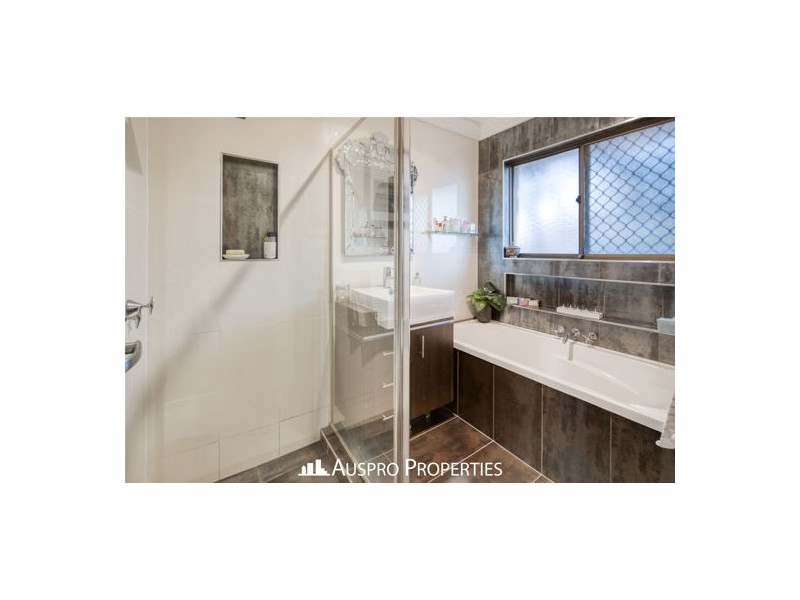 4 Thulimbah Street, Coopers Plains QLD 4108