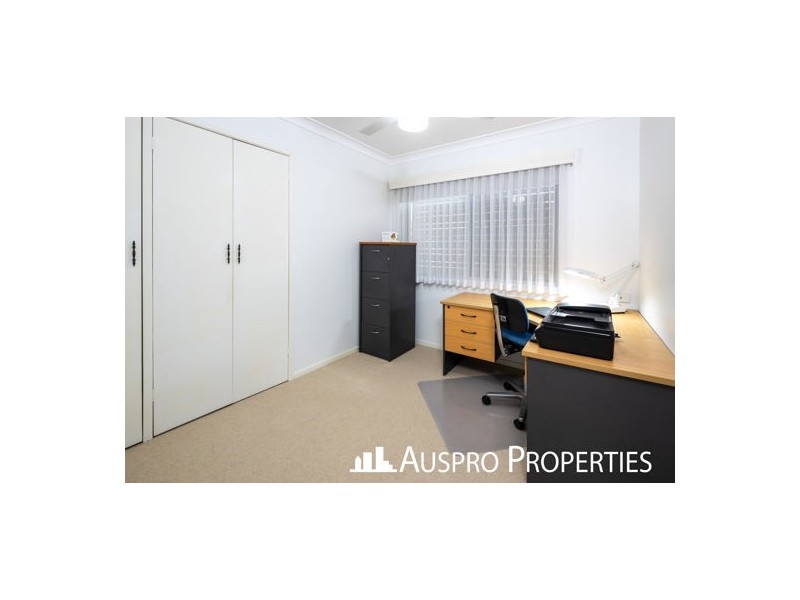 30 Darlington St, Macgregor QLD 4109