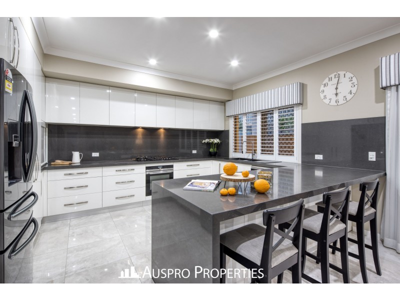 107 Hawthorn Circuit, Stretton QLD 4116