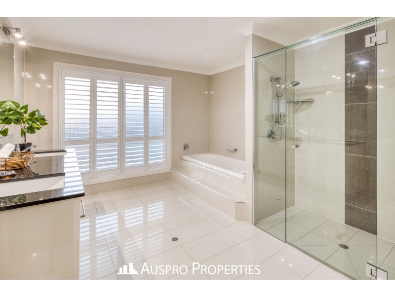 107 Hawthorn Circuit, Stretton QLD 4116