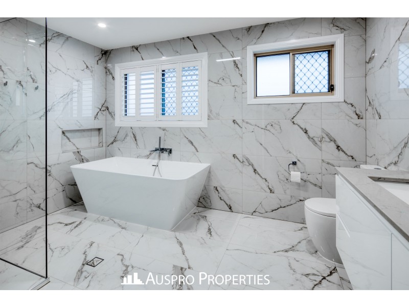 107 Hawthorn Circuit, Stretton QLD 4116