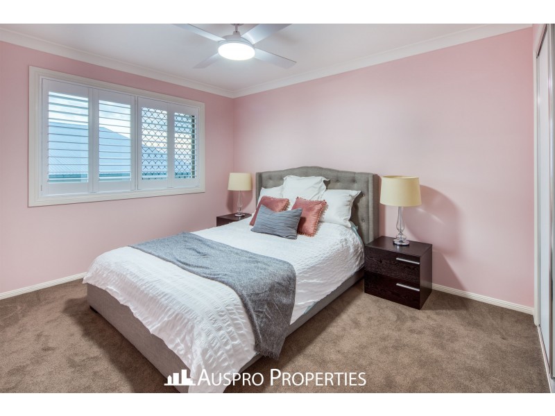 107 Hawthorn Circuit, Stretton QLD 4116