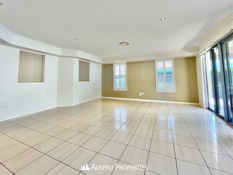 11 Penson St, Stretton QLD 4116