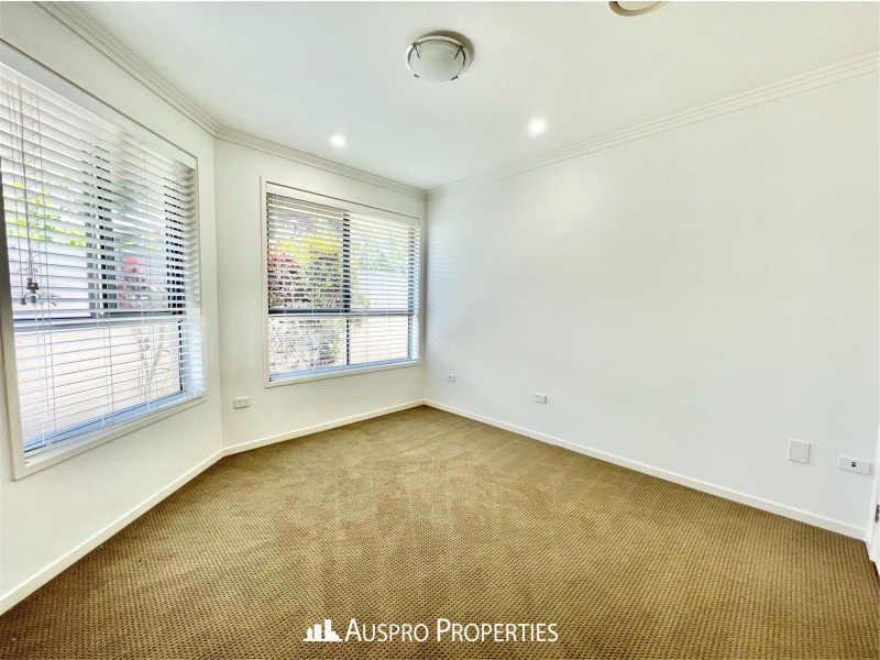 11 Penson St, Stretton QLD 4116