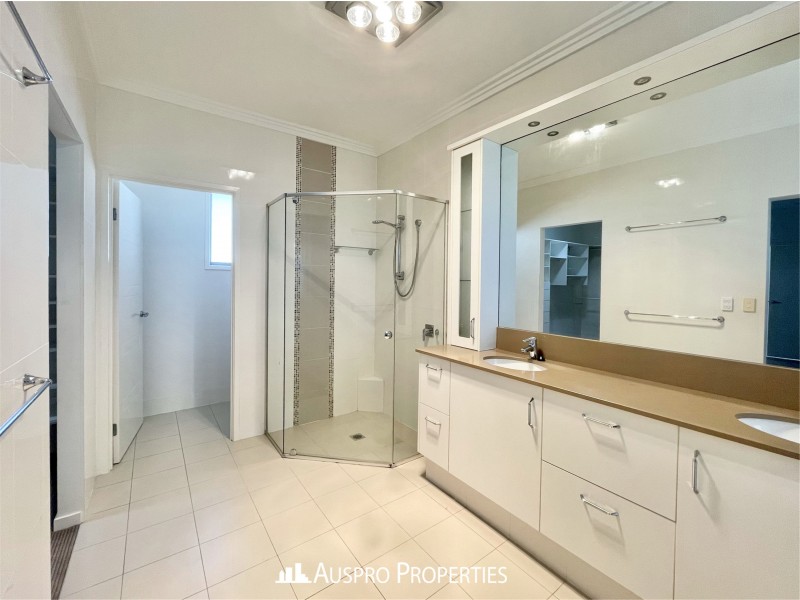 11 Penson St, Stretton QLD 4116