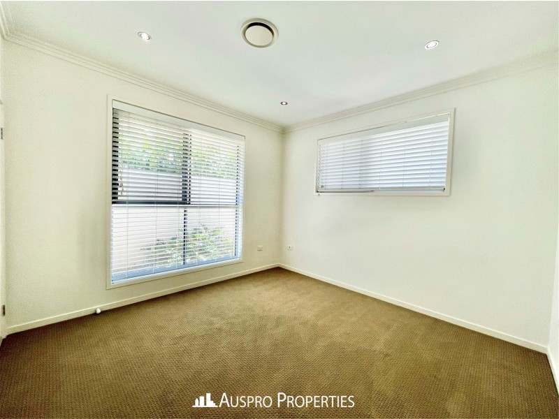 11 Penson St, Stretton QLD 4116