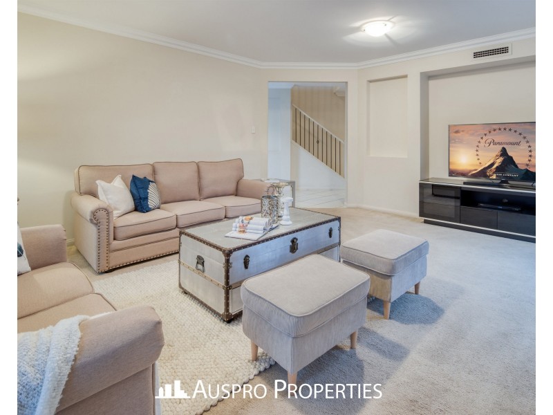 16 Spruce Bark Court, Stretton QLD 4116