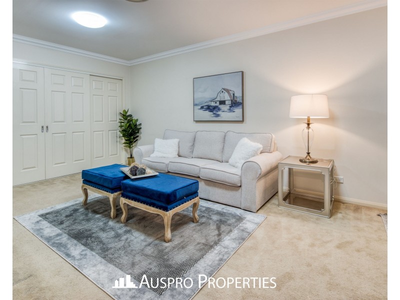 16 Spruce Bark Court, Stretton QLD 4116
