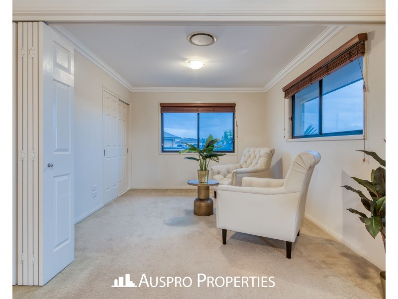 16 Spruce Bark Court, Stretton QLD 4116