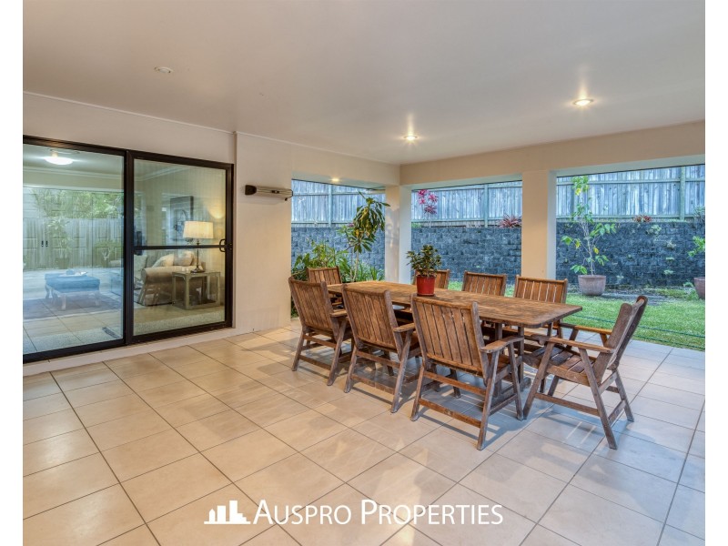 16 Spruce Bark Court, Stretton QLD 4116
