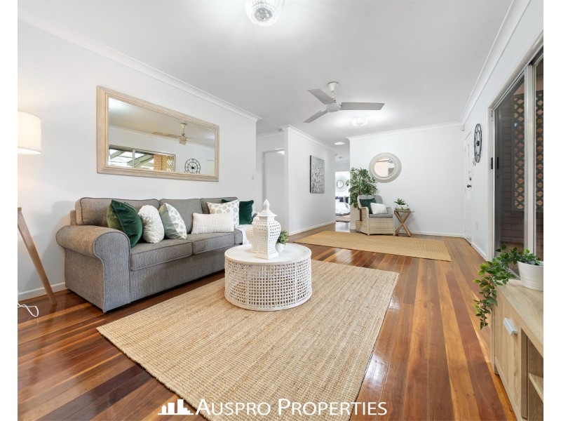 27 Copenhagen St, Wishart QLD 4122