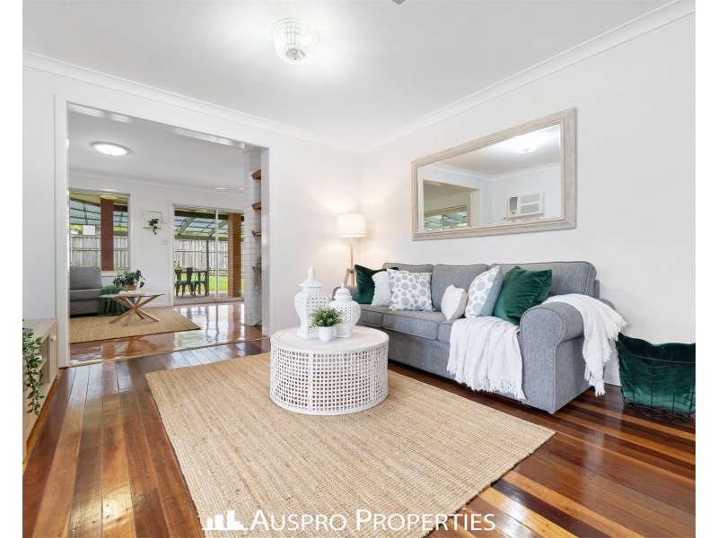 27 Copenhagen St, Wishart QLD 4122