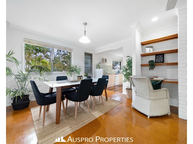 27 Copenhagen St, Wishart QLD 4122