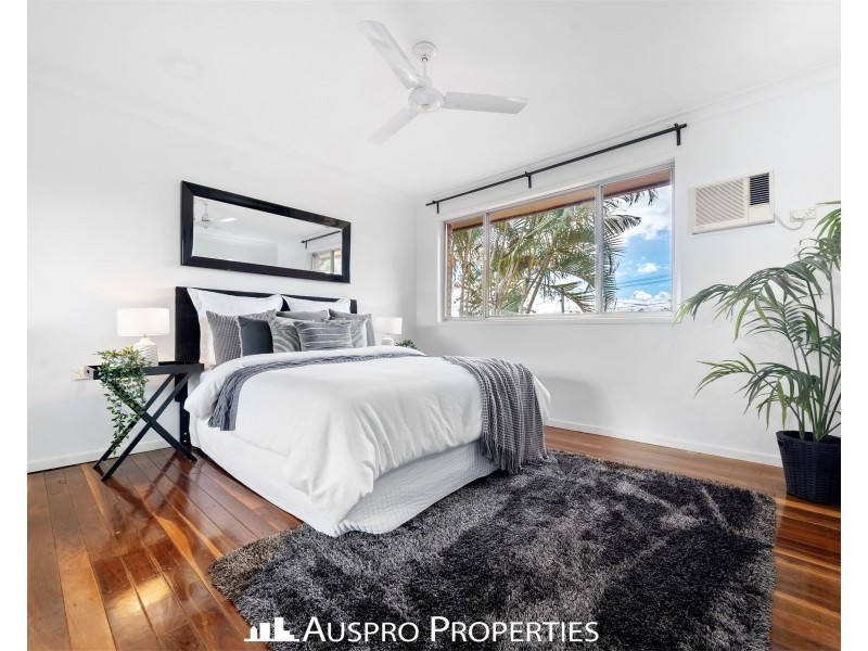 27 Copenhagen St, Wishart QLD 4122
