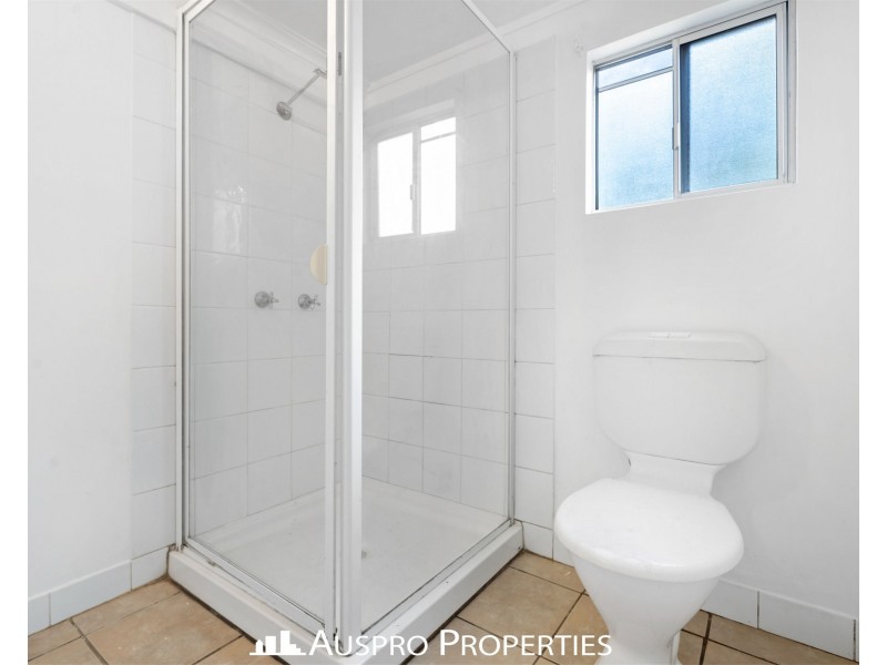 27 Copenhagen St, Wishart QLD 4122