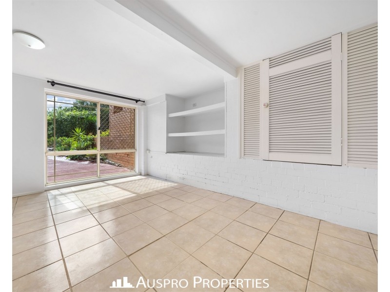 27 Copenhagen St, Wishart QLD 4122