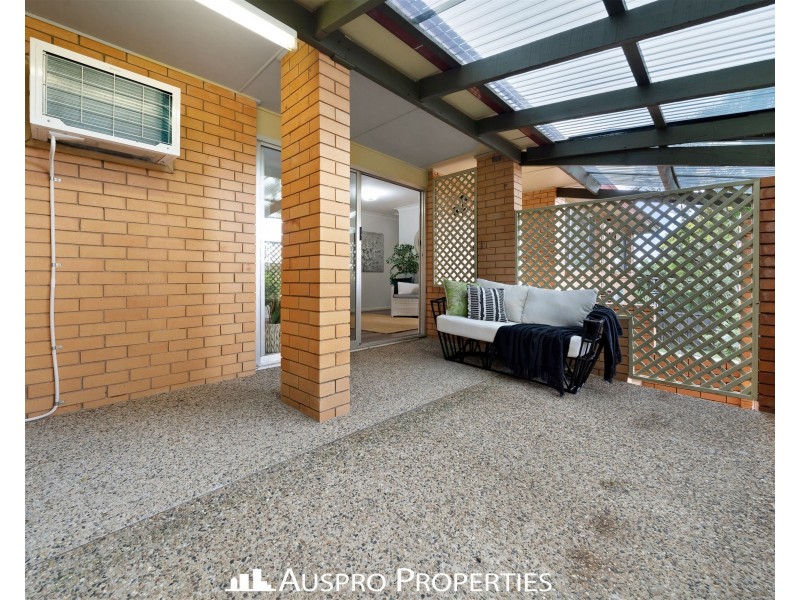 27 Copenhagen St, Wishart QLD 4122