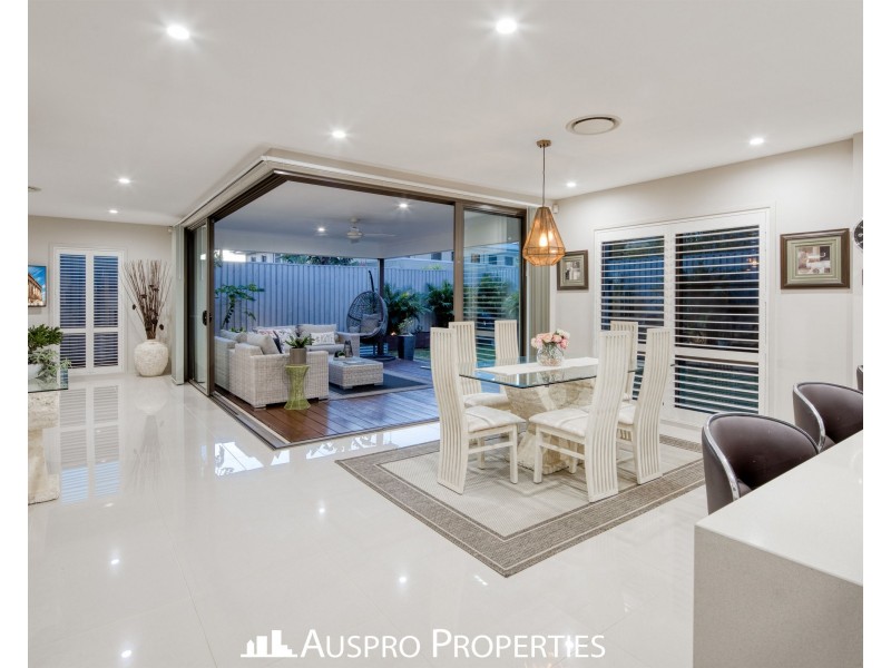 79 Hawthorn Circuit, Stretton QLD 4116