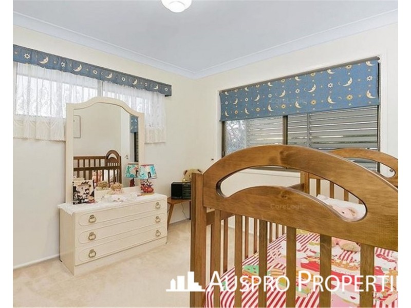 398 Warrigal Rd, Eight Mile Plains QLD 4113