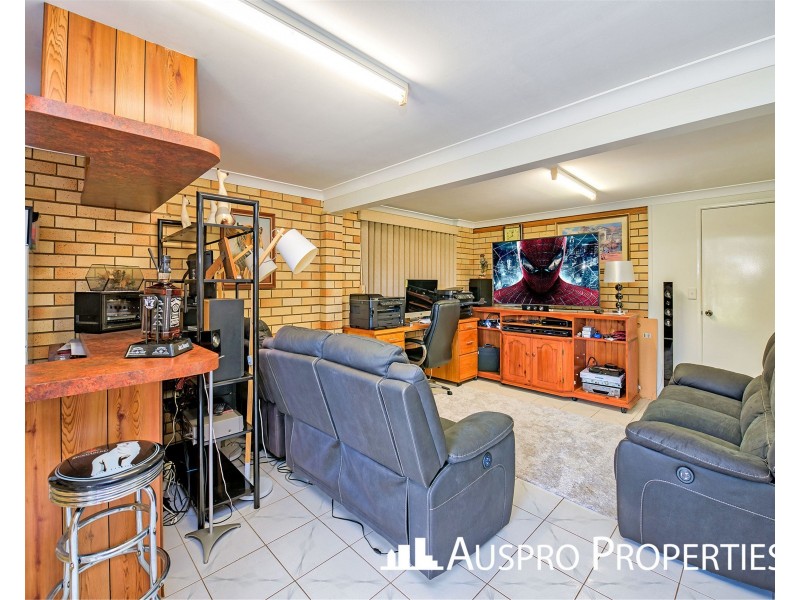 398 Warrigal Rd, Eight Mile Plains QLD 4113