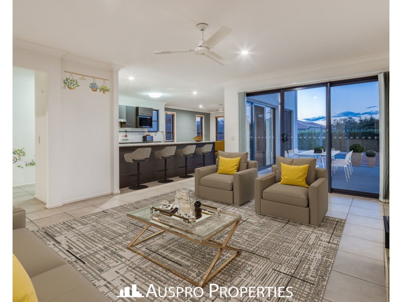 11 Watheroo Place, Parkinson QLD 4115