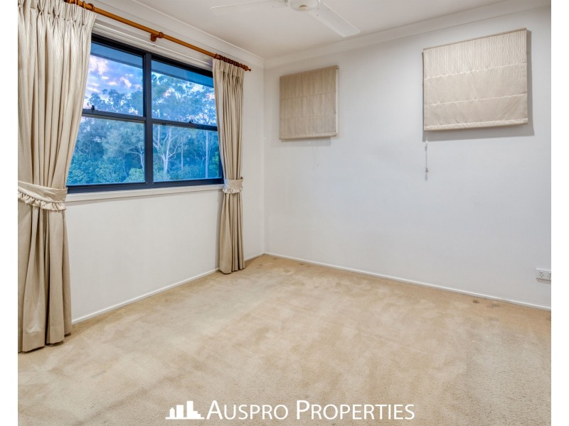 11 Watheroo Place, Parkinson QLD 4115