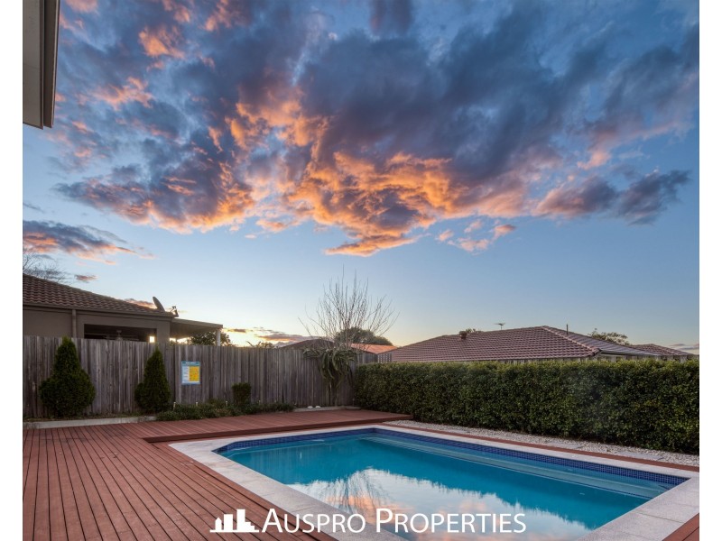 11 Watheroo Place, Parkinson QLD 4115