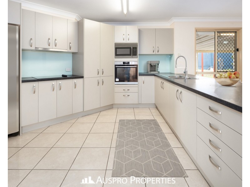 110 Lamberth Road, Regents Park QLD 4118