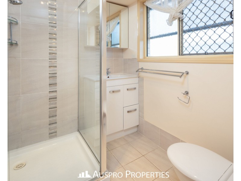 110 Lamberth Road, Regents Park QLD 4118