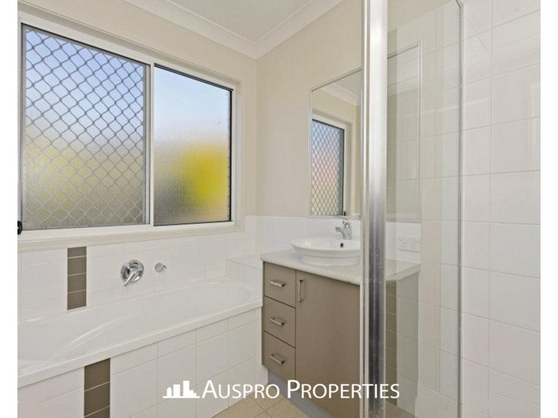 6 Louise Court, Eagleby QLD 4207