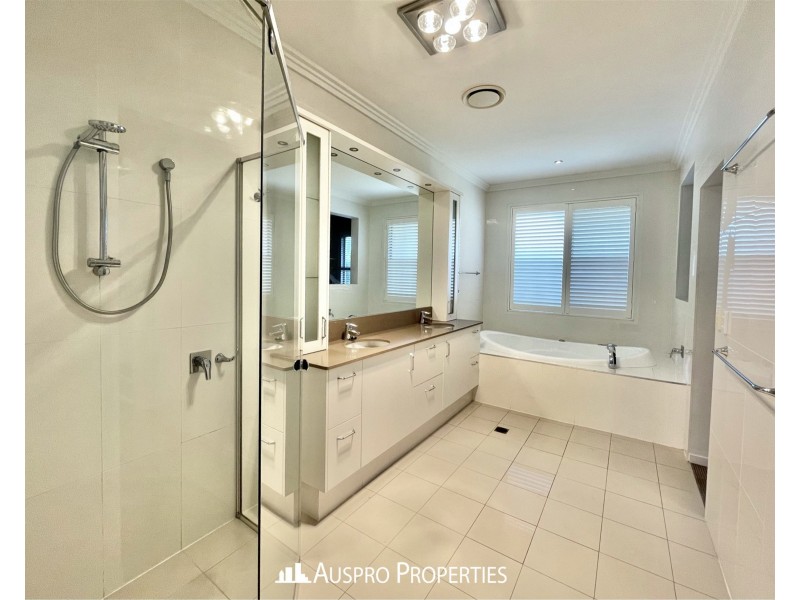 11 Penson St, Stretton QLD 4116