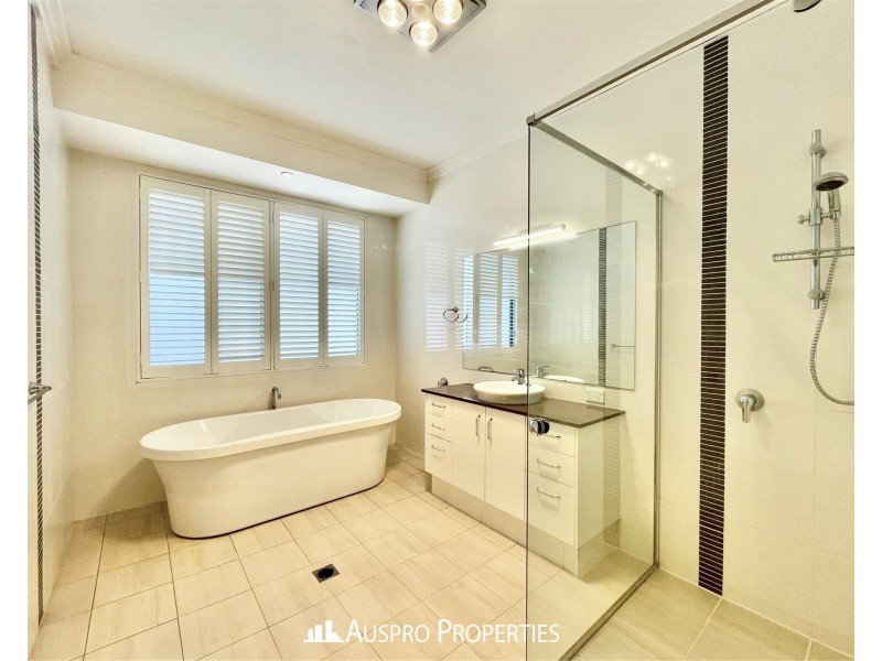 11 Penson St, Stretton QLD 4116