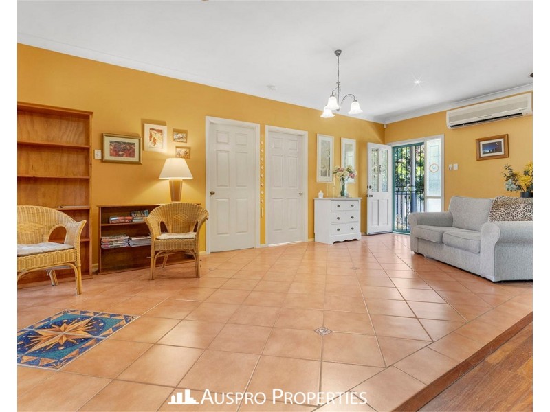 40 Hubner Rd, Park Ridge QLD 4125