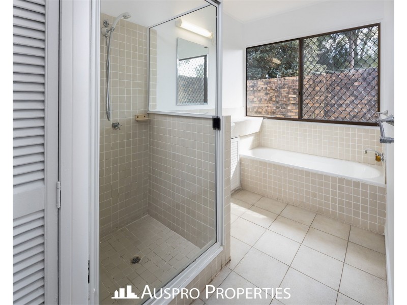 1 Winnetts Road, Daisy Hill QLD 4127