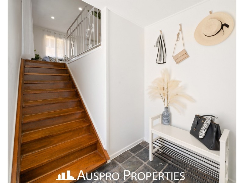 24 Benedict St, Wavell Heights QLD 4012