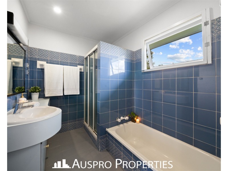 24 Benedict St, Wavell Heights QLD 4012