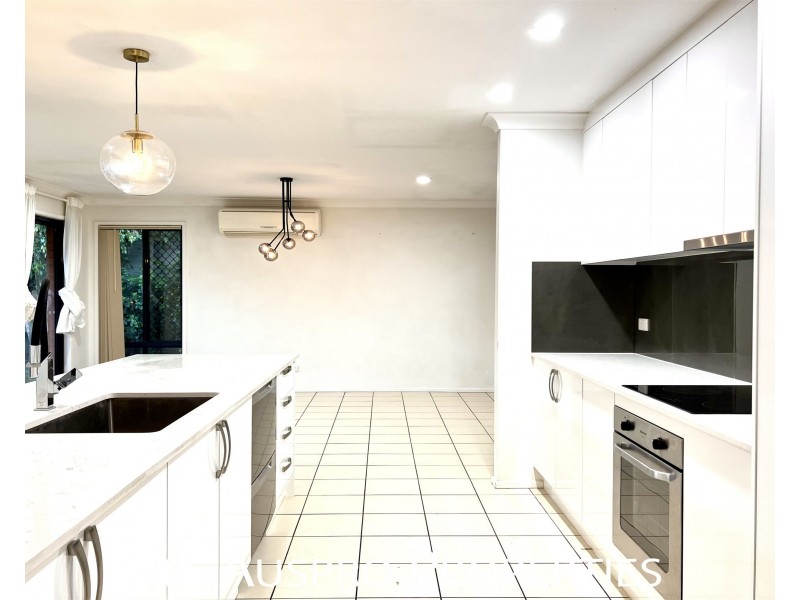 14 Mapelton Cct, Parkinson QLD 4115