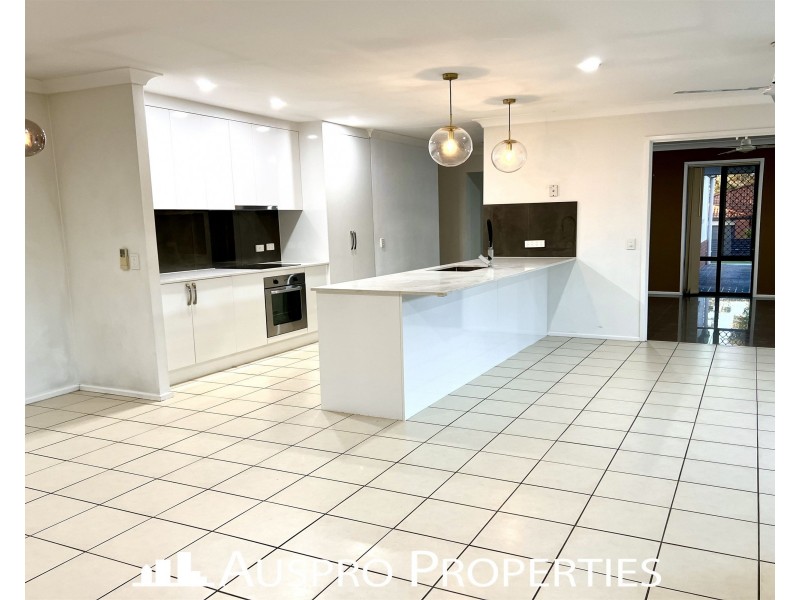 14 Mapelton Cct, Parkinson QLD 4115