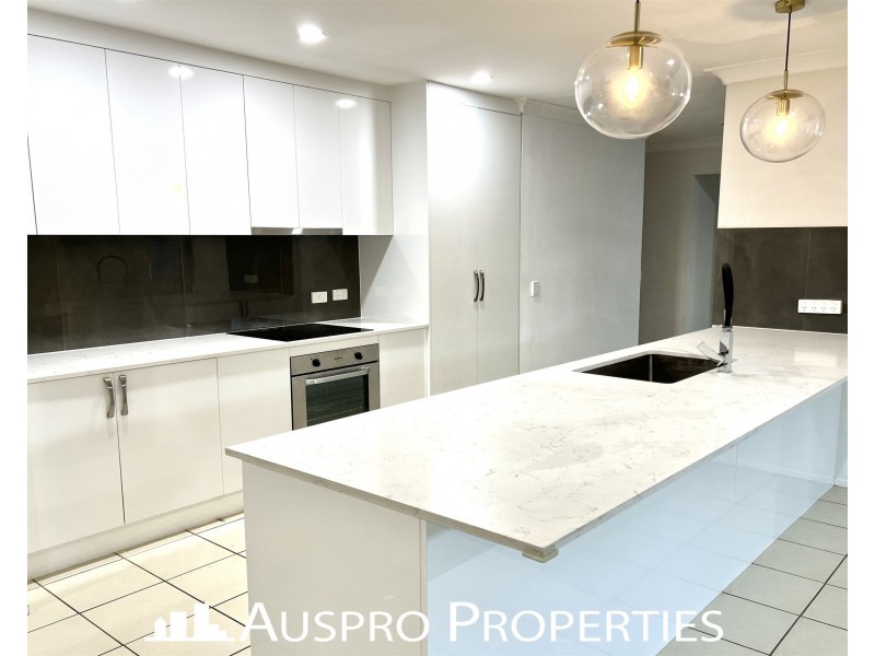 14 Mapelton Cct, Parkinson QLD 4115