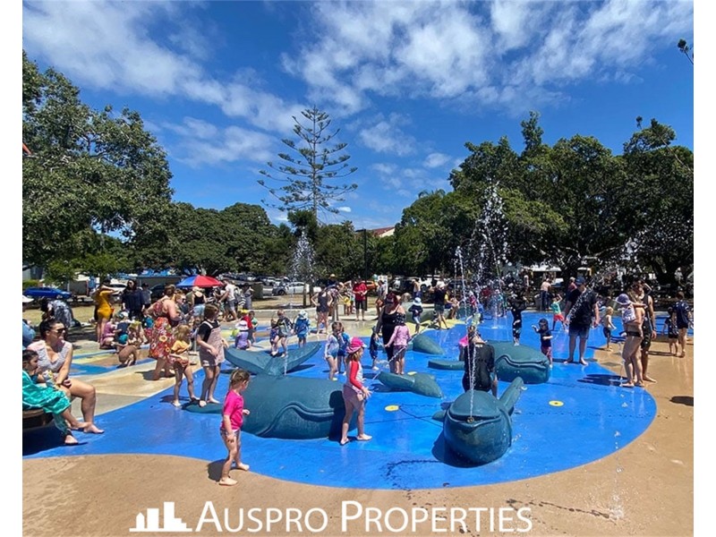 227 Stradbroke Avenue, Wynnum QLD 4178