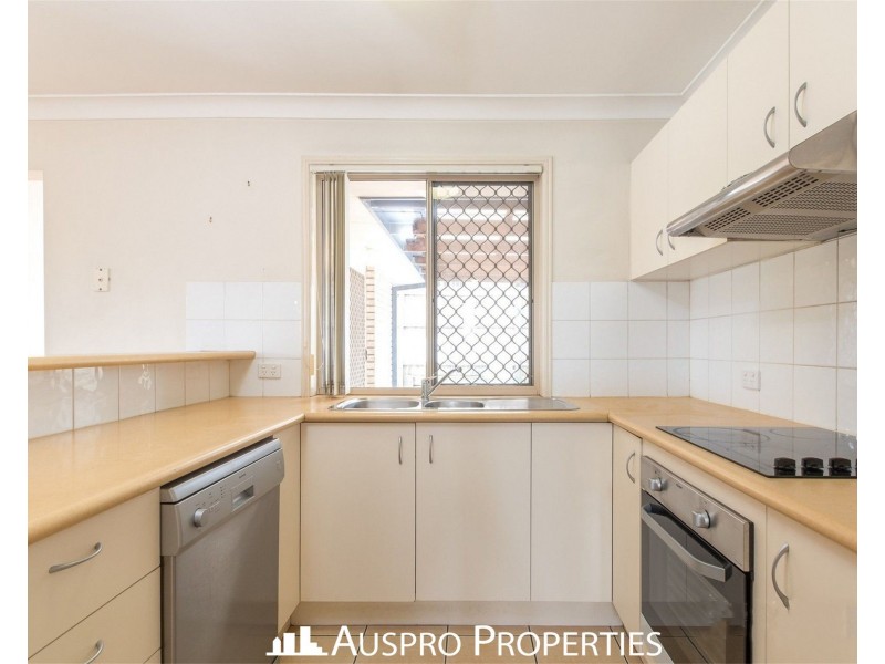 8 Appleton Street, Carindale QLD 4152