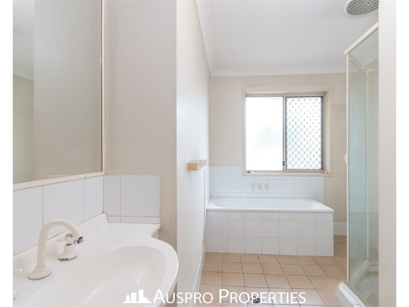 8 Appleton Street, Carindale QLD 4152