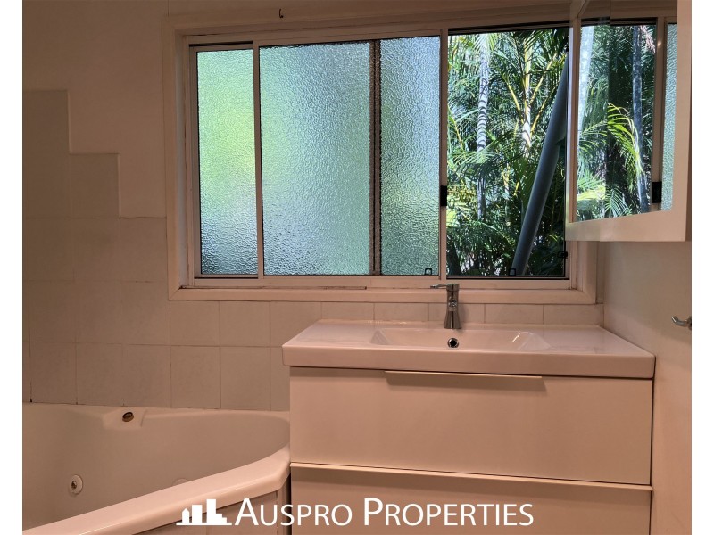 20 Lindenthal Road, Park Ridge QLD 4125