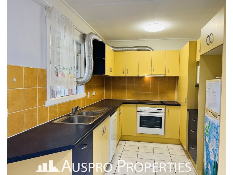 8 Caloma Street, Underwood QLD 4119