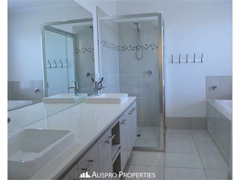 30 Platypus Circuit, Rochedale QLD 4123