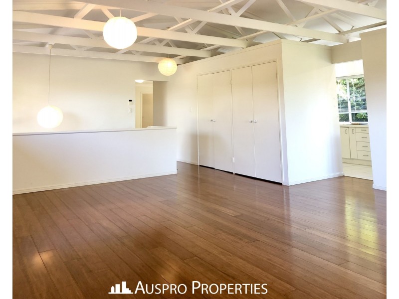 18 Firthshire St, Mansfield QLD 4122