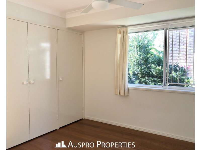 18 Firthshire St, Mansfield QLD 4122