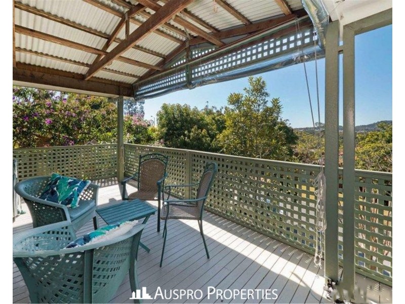 18 Firthshire St, Mansfield QLD 4122