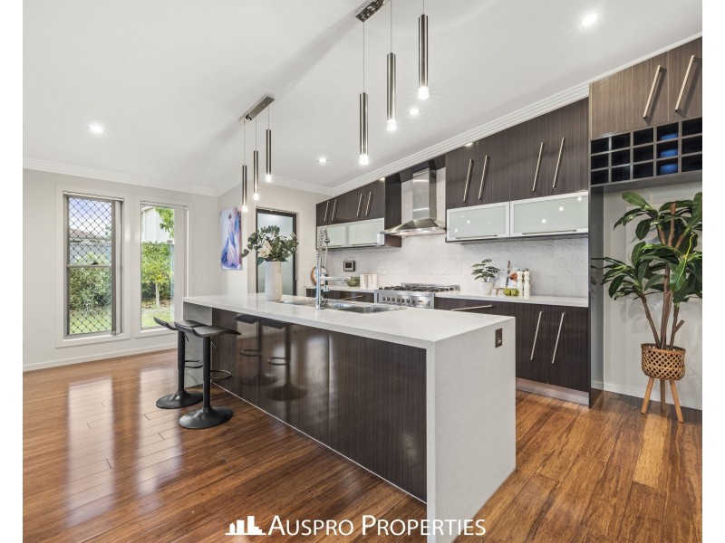 27 Maryland Drive, Regents Park QLD 4118